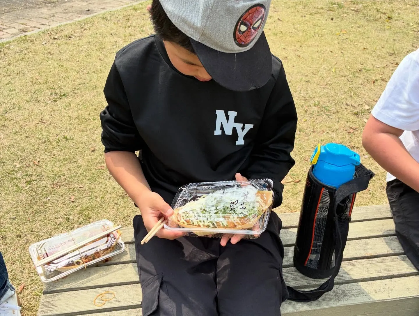 3/30（月）はたこ焼きを買ってピクニック行きました。